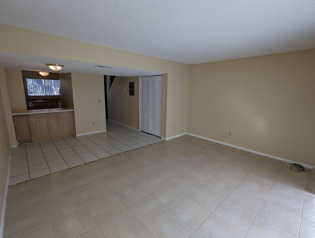 Building Photo - 12128 Napiers Cir