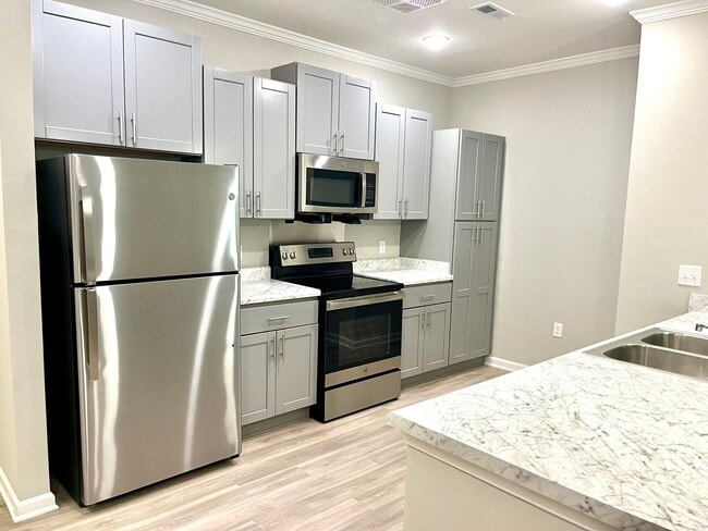Building Photo - Garden Oaks Apartments