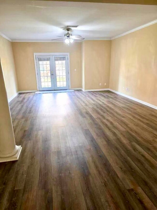 Foto del edificio - 4104 Regency Ct