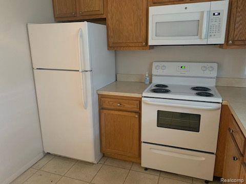 Building Photo - 5741 Parview Dr