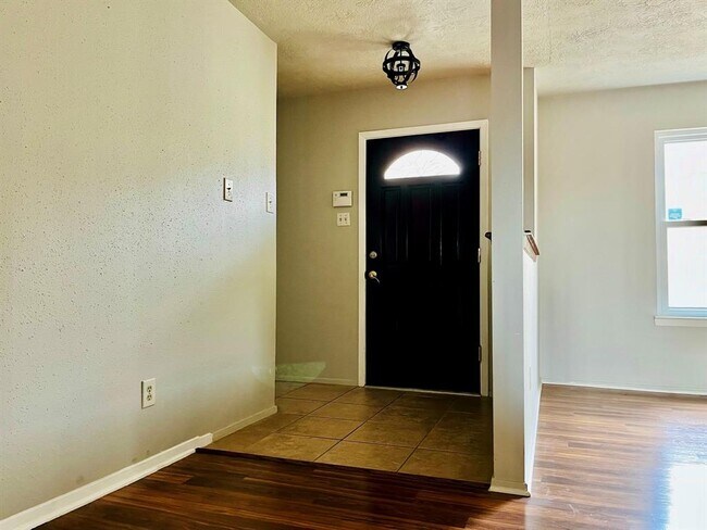 Building Photo - 15030 Peachmeadow Ln