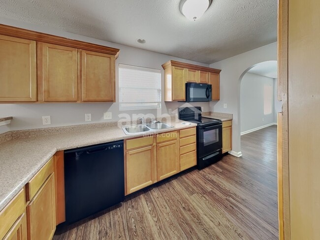 Building Photo - 784 Aerostar Court