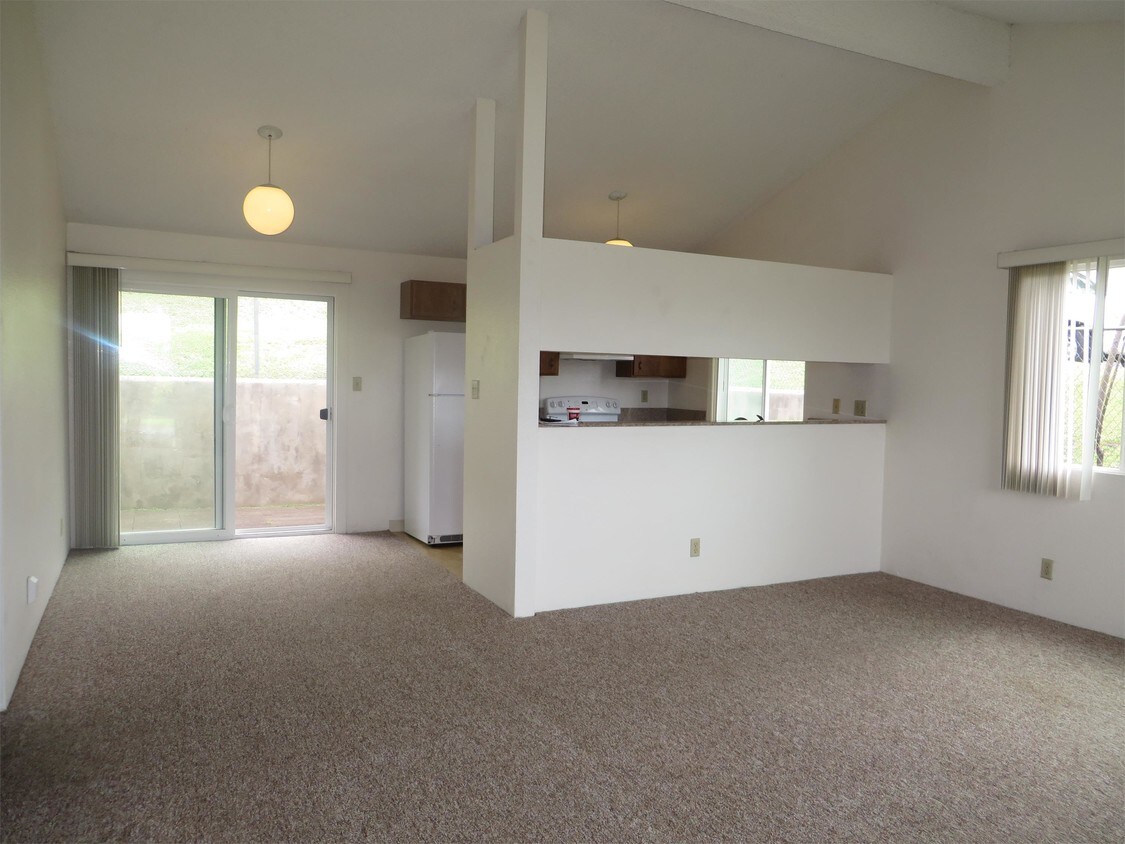 Building Photo - 1095 Maohu St
