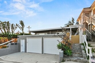 Building Photo - 256 Avenida Madrid