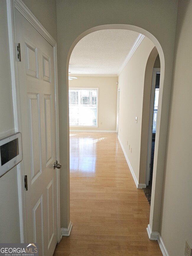 Building Photo - 4333 Dunwoody Park S
