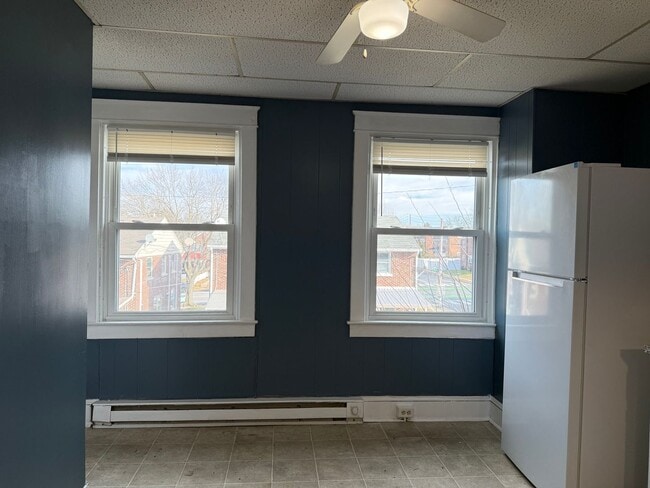 Foto del edificio - 839 E Walnut St