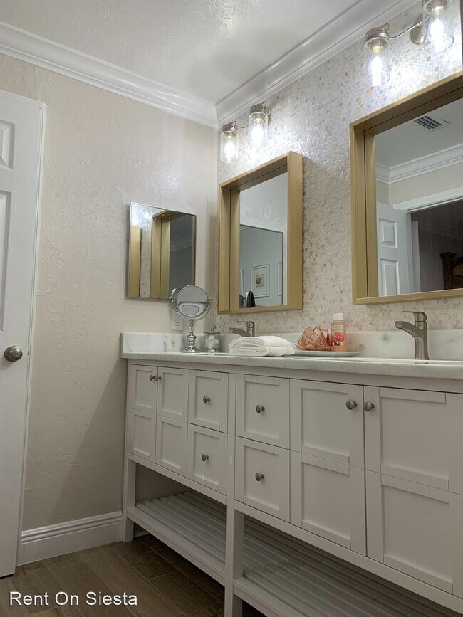 Building Photo - 3 br, 3 bath House - 6721 Ave C - RentonSi...