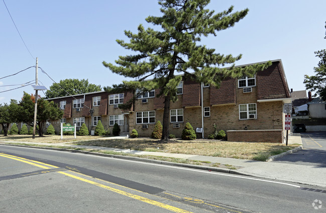 Building Photo - River Drive Village Apartments