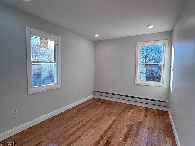 Foto del edificio - 546 E 25th St