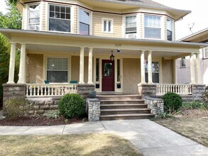 Building Photo - 809 Edgewood Ave