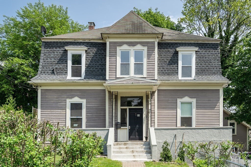 Primary Photo - 11 Hill St