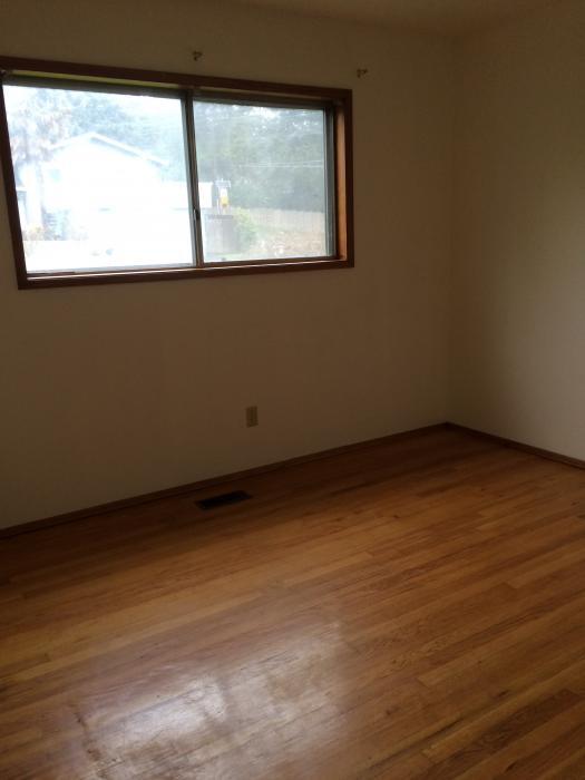 Building Photo - 5 bedroom in Portland OR 97229