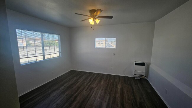 Building Photo - 235 E Anaheim St