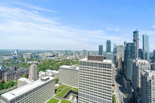 Photo du bâtiment - 832 Bay St.