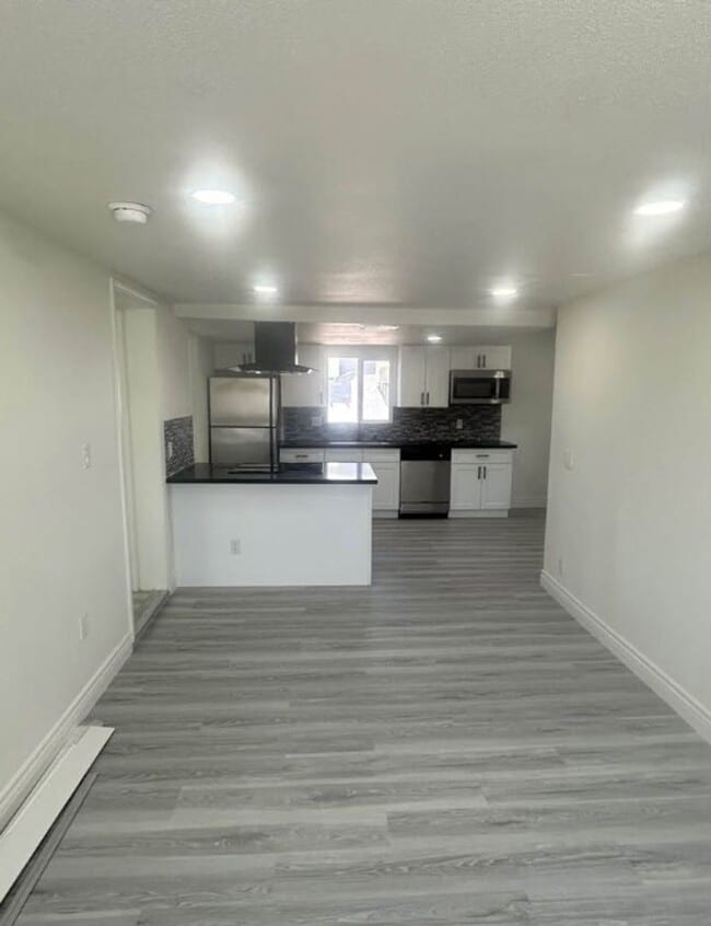 Building Photo - 210 W Monroe Ave