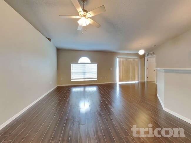 Building Photo - 5148 Jenson Ave