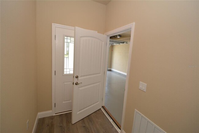 Foto del edificio - 7 Wheaton Ln