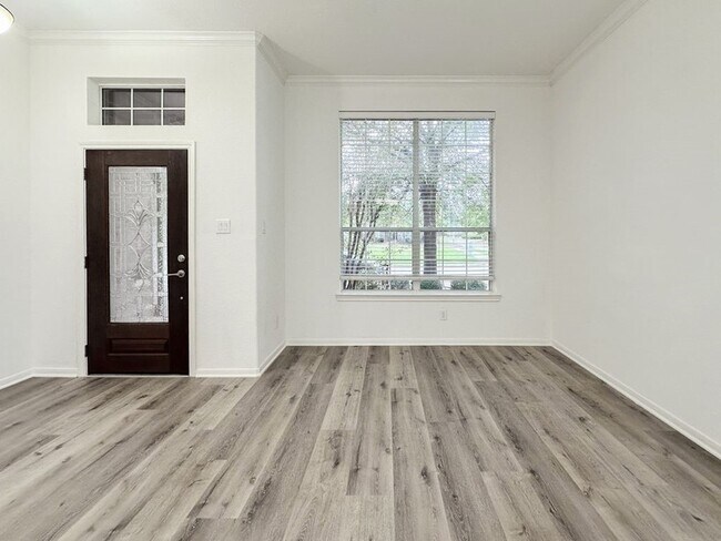 Foto del edificio - 73 E Montfair Blvd