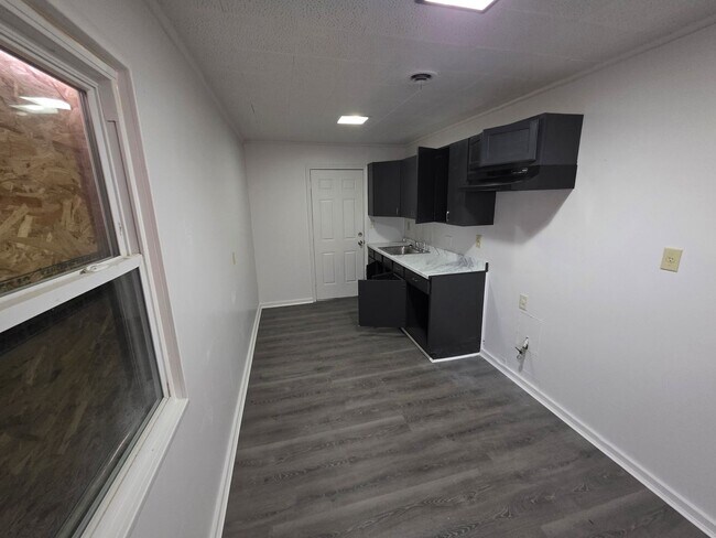 Foto del edificio - LIMITED TIME**NO APPLICATION FEE**1/2 OFF DEPOSIT**