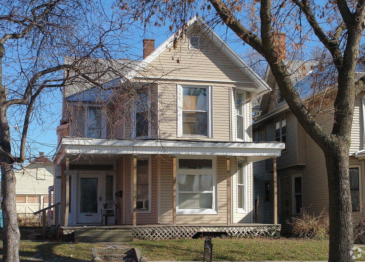 Building Photo - 2215 Fairfield Ave