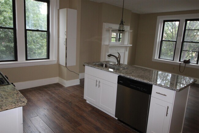 Foto del edificio - 1201 Wolfrum St