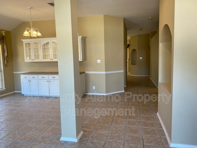 Building Photo - 145 Ozuna Dr