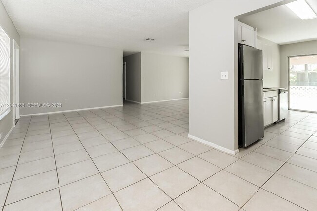 Foto del edificio - 830 Royal Palm Beach Blvd