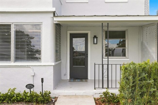 Building Photo - 1812 Killarney Dr