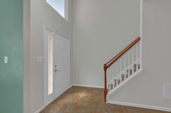 Foto del edificio - 710 Ray Ave