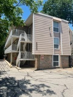 Primary Photo - 2220 Leon St