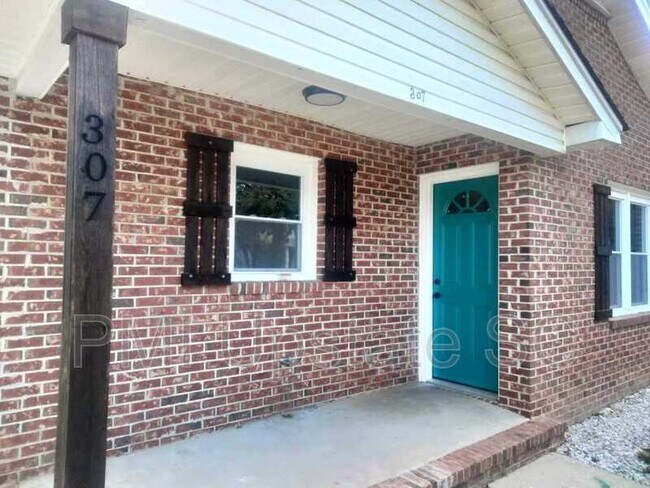 Building Photo - 307 Pinckney St