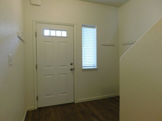 Foto del edificio - Modern Energy Star Condo