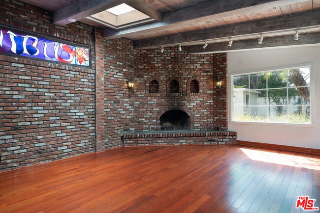 Building Photo - 14842 Morrison St