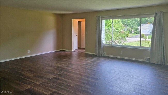 Foto del edificio - 6862 Westview Dr