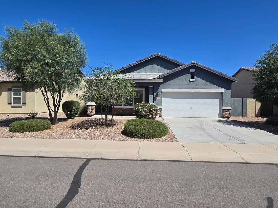 Foto principal - Remodeled, like-new, 3-bedroom, 2-bath