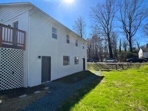 Building Photo - 1307 King St