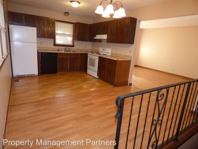 Building Photo - 2 br, 1 bath House - 517 S Chase