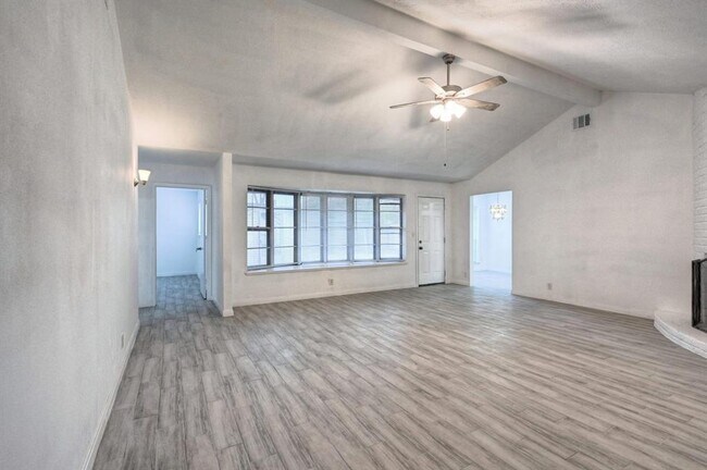 Foto del edificio - 10902 Whittingham Ln