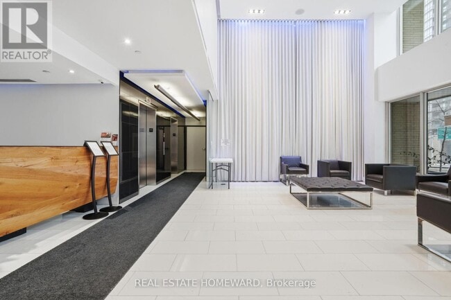 Building Photo - 9 Spadina Ave.