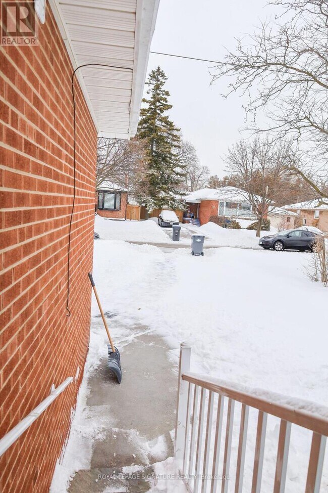 Building Photo - 39 Brisco St