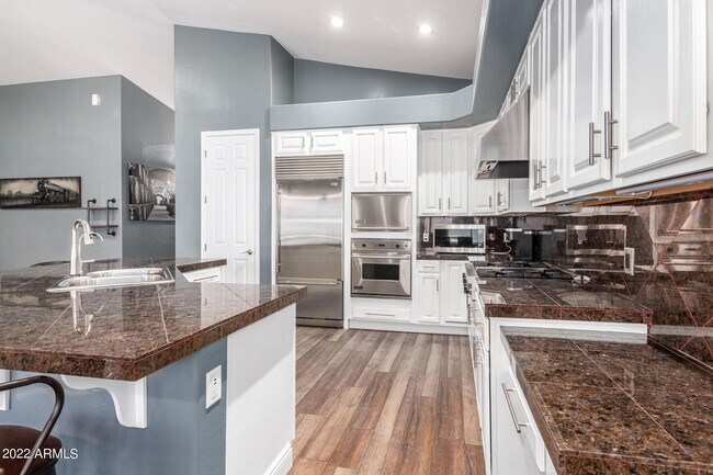 Foto del edificio - 4831 E Sleepy Ranch Rd