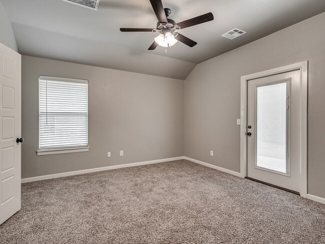 Building Photo - 5800 Campbell Creek Dr