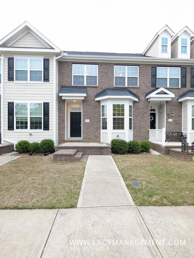 Foto del edificio - 2031 Hayes Ln