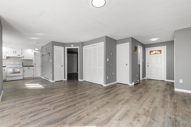 Building Photo - 8 Burma Rd