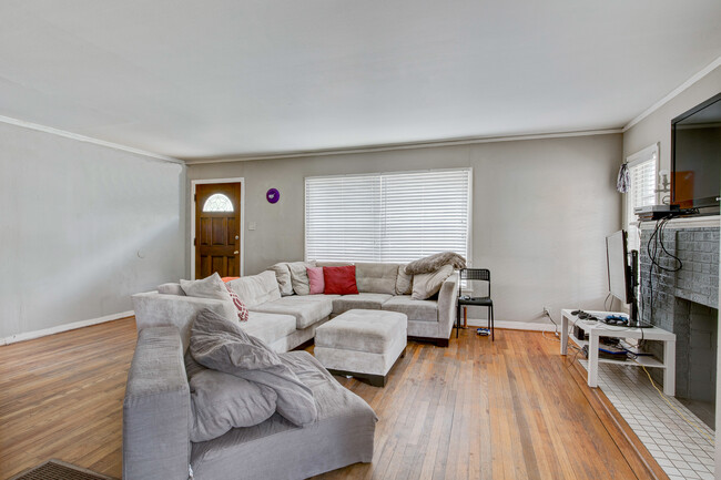 Building Photo - Harvest Rock Property Management