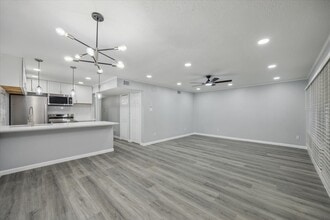 Building Photo - 3271 Sul Ross St