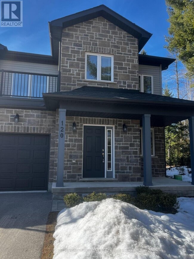 Photo du bâtiment - 120 40th St N
