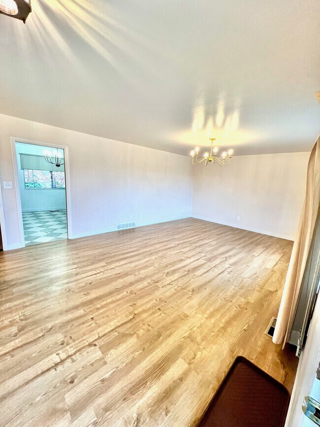Foto del edificio - 1659 W 1000 N St