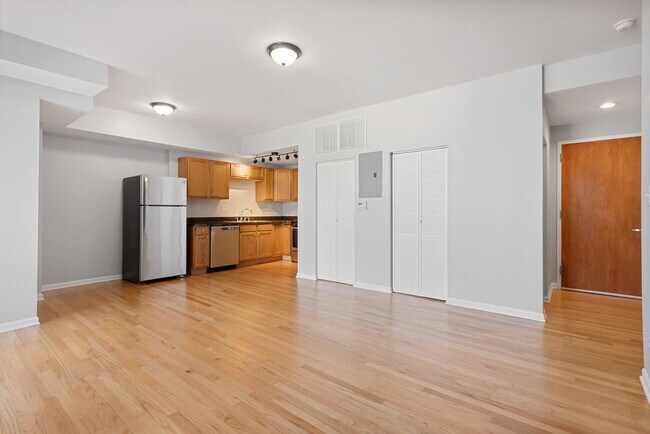 Foto del edificio - 2451 W Howard St