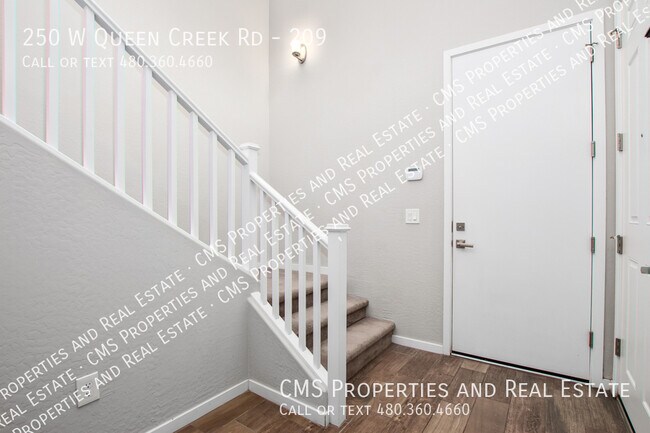 Building Photo - Gated 2 bed 2 bath Condo with Attached Garage
